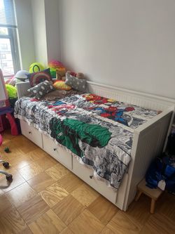 IKEA Hemnes White Daybed with Drawers