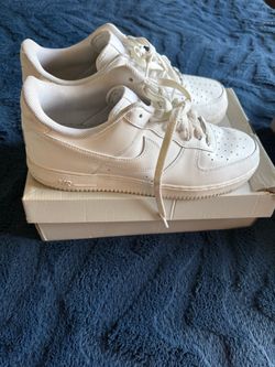 White Nike Air Force