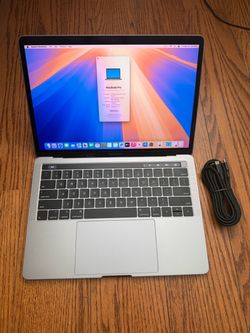 Apple MacBook Pro 2018 8GB RAM 256HB SSD Battery Normal