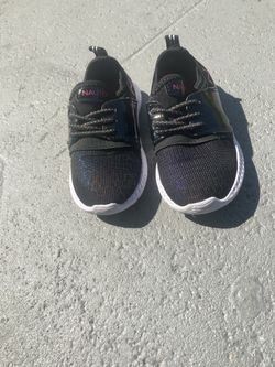 Nautica (Size 7c )