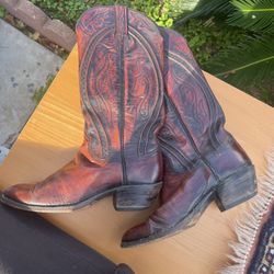 Lucchese Black Cherry 6 1/2 A