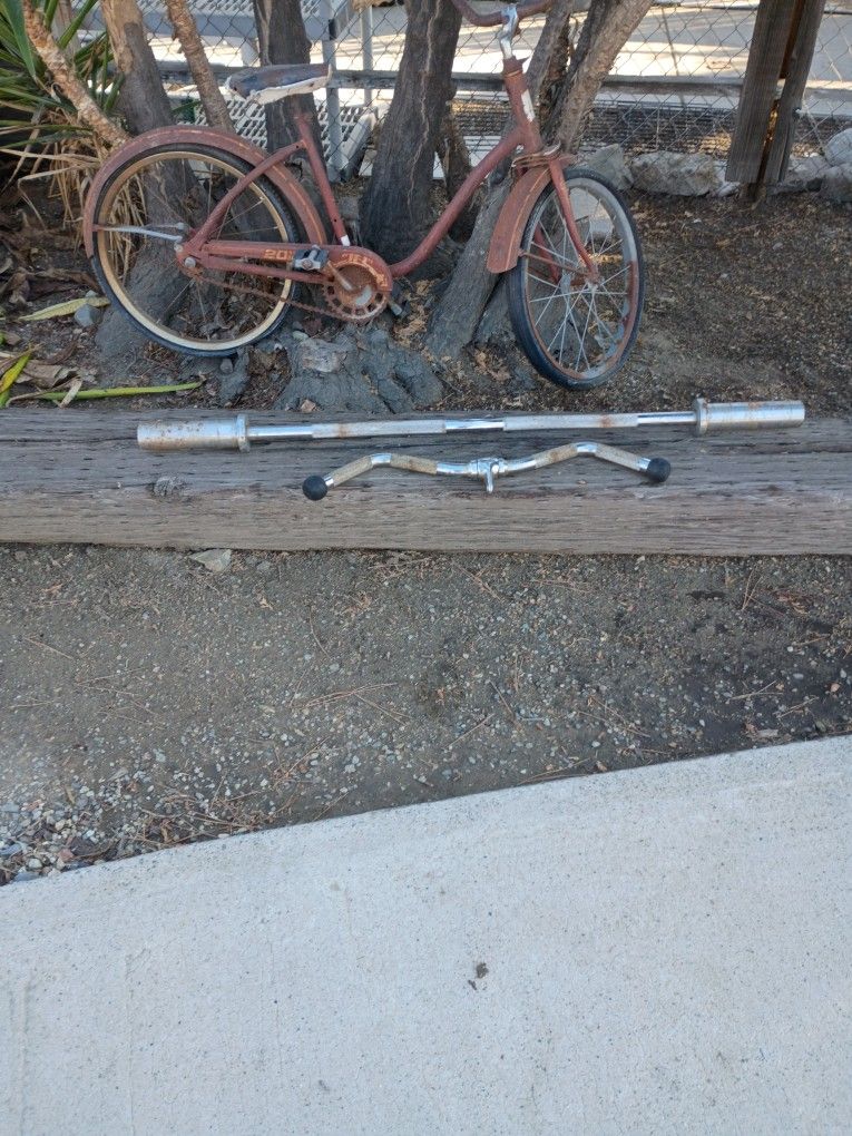 Olympic Weight Curling Bar / Pull Down Attachment