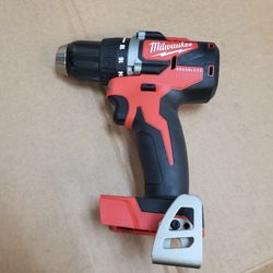 Milwaukee Milwaukee M18 1/2 in. Brushless Cordless Drill/Driver Tool Only