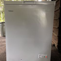 GALANZ 5.0 Cubic Feet Chest Freezer 