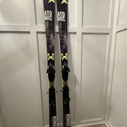 Atomic Nomad Smoke T1 Skis And Live Fit 90 Boots