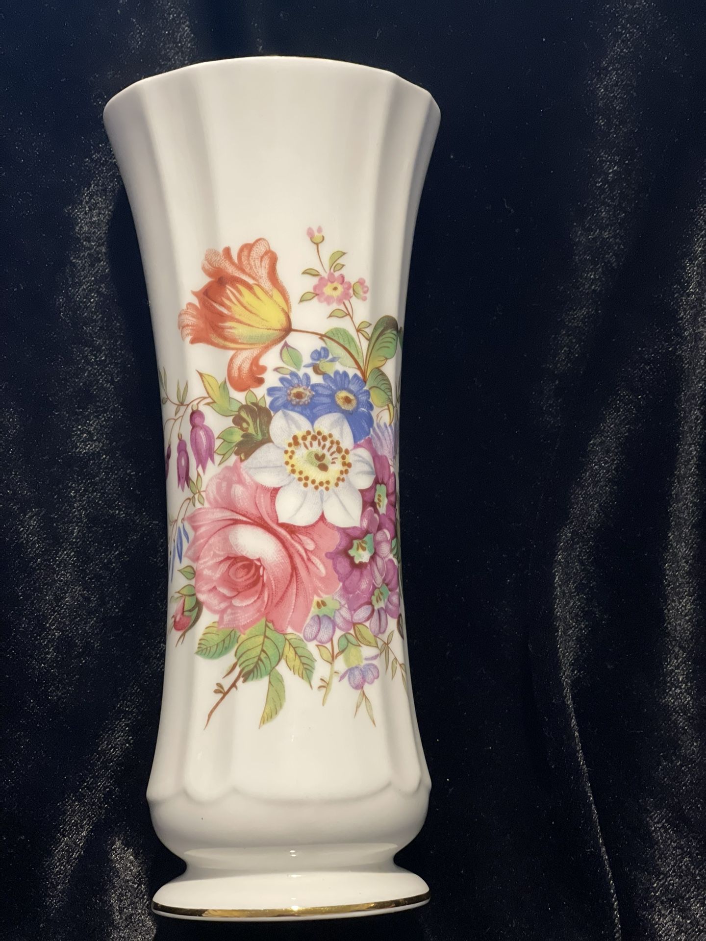 NWOT Aynsley Porcelain Vase Trimmed In Gold