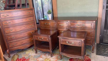 Gorgeous Henredon French Provincial solid wood set