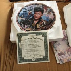 Elvis Collectible  Musical Plate Hound Dog Bop. #11358A