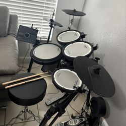 Roland Td-17 Drum-Amp Full Set 