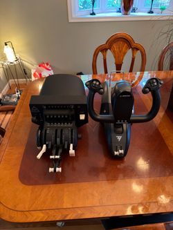 Thrustmaster TCA Yoke + Honeycomb throttle quadrant
