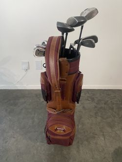 Golf Clubs DOESNT COME WITH BAG