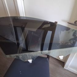 2014 Nissan Rouge Pass. Front Window