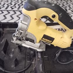 DeWALT 6.5amp Corded Variable Speed Jig Saw $100dlls!!!