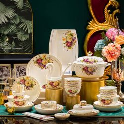 Bowl and plate set, household gold-rimmed Jingdezhen bone china tableware, European style ceramic bowls and chopsticks, microwave-safe, holiday gift b