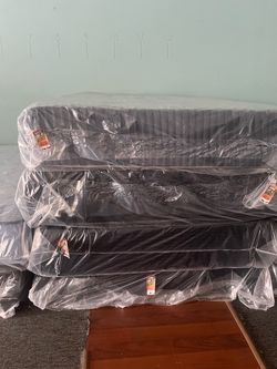 Queen Luxury Name Brand Mattresses Up To 80% Off!!