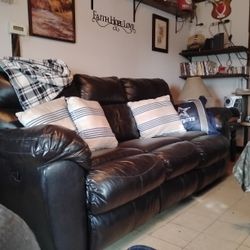 Black Leather Couch/Sofa