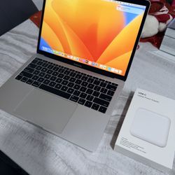 🎁 MacBook Pro 13” Retina/ Intel i5/ 8gb ram/ 256gb SSD/ MacOS Ventura/ Super clean!