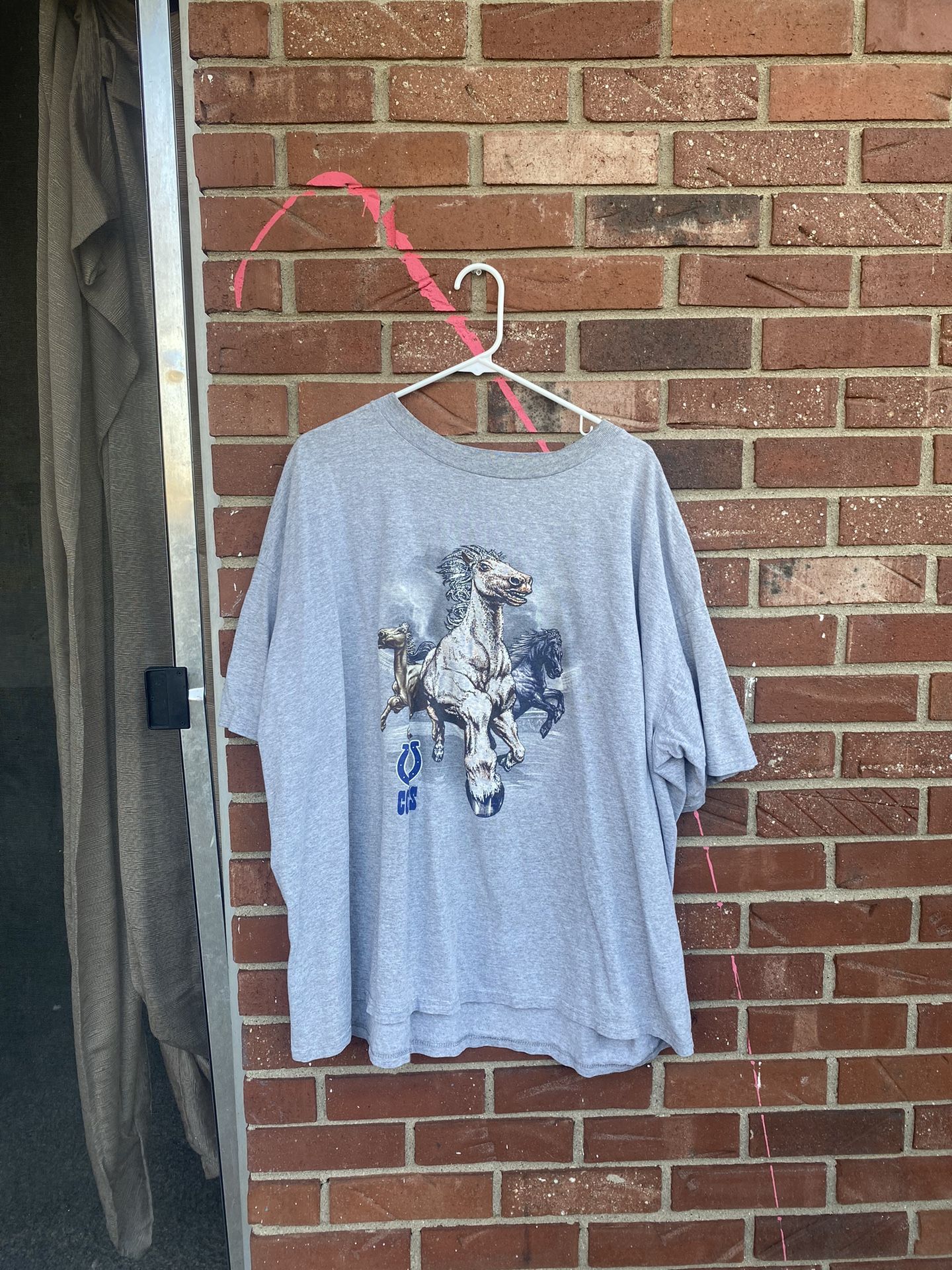 Men’s colts horses t-shirt size 2xl