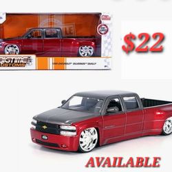 RED DUALLY 1/24 SCALE DIECAST METAL