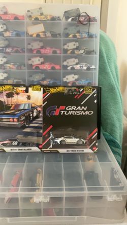 HOT WHEELS