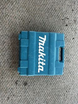 compressed air nail gunner makita +case,non working,for parts or just the case