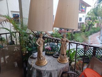ANTIQUE PAIR OF LAMPS MEN AND WOMEN'S