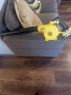 DeWalt blower