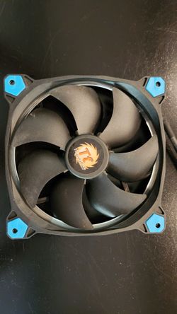 Thermaltake Ring 14 High Static Pressure 140mm Circular LED Ring Case/Radiator Fan with Anti-Vibration Mounting System Cooling CL-F039-PL14BU-A Blue