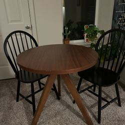 Bistro Table With 2 Chairs
