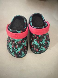 Baby shoes size 4/5