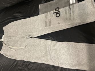 Alo yoga gray pants size small new w/tags
