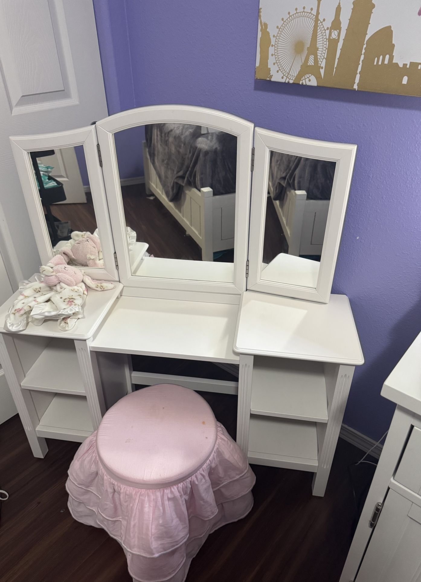 Pottery Barn Kids Madeline Vanity With Stool