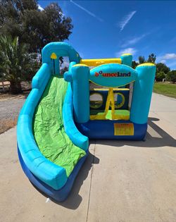 Bounceland Ultimate Combo Center Bounce House. *Used*