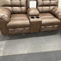Non Power Reclining Love Seat On Clearance ( Last One) 