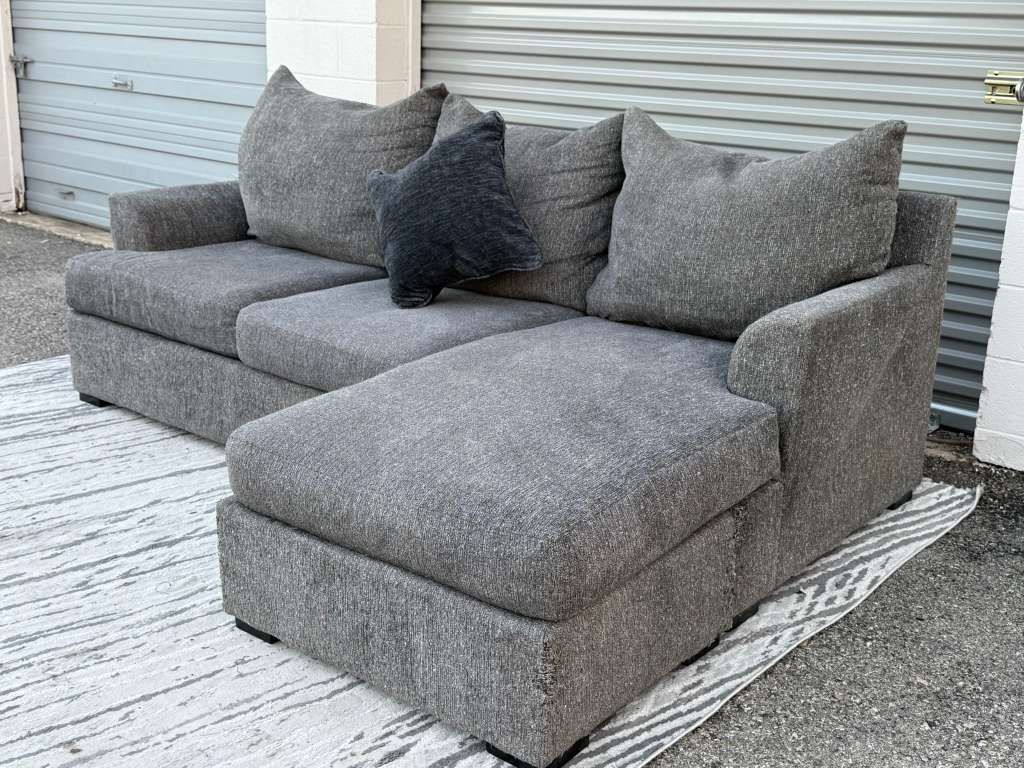 Grey Sofá With Reversible Chaise 🚚Free Delivery