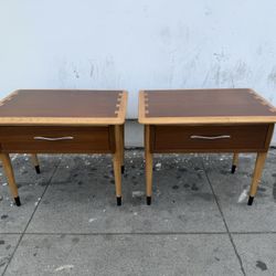 Mid century Dovetail pair of nightstands by Lane.