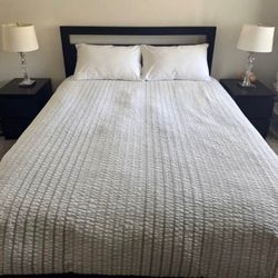 Queen Bedroom Set – Dark Wood Bed Frame + Beautyrest Mattress 