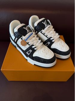 Men’s black and white sneakers