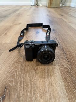 Sony Alpha a6400 Mirrorless Camera + 16-50mm OSS Lens + Lowepro Case