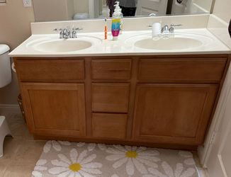 Cute bathroom cabinet—comes with everything.