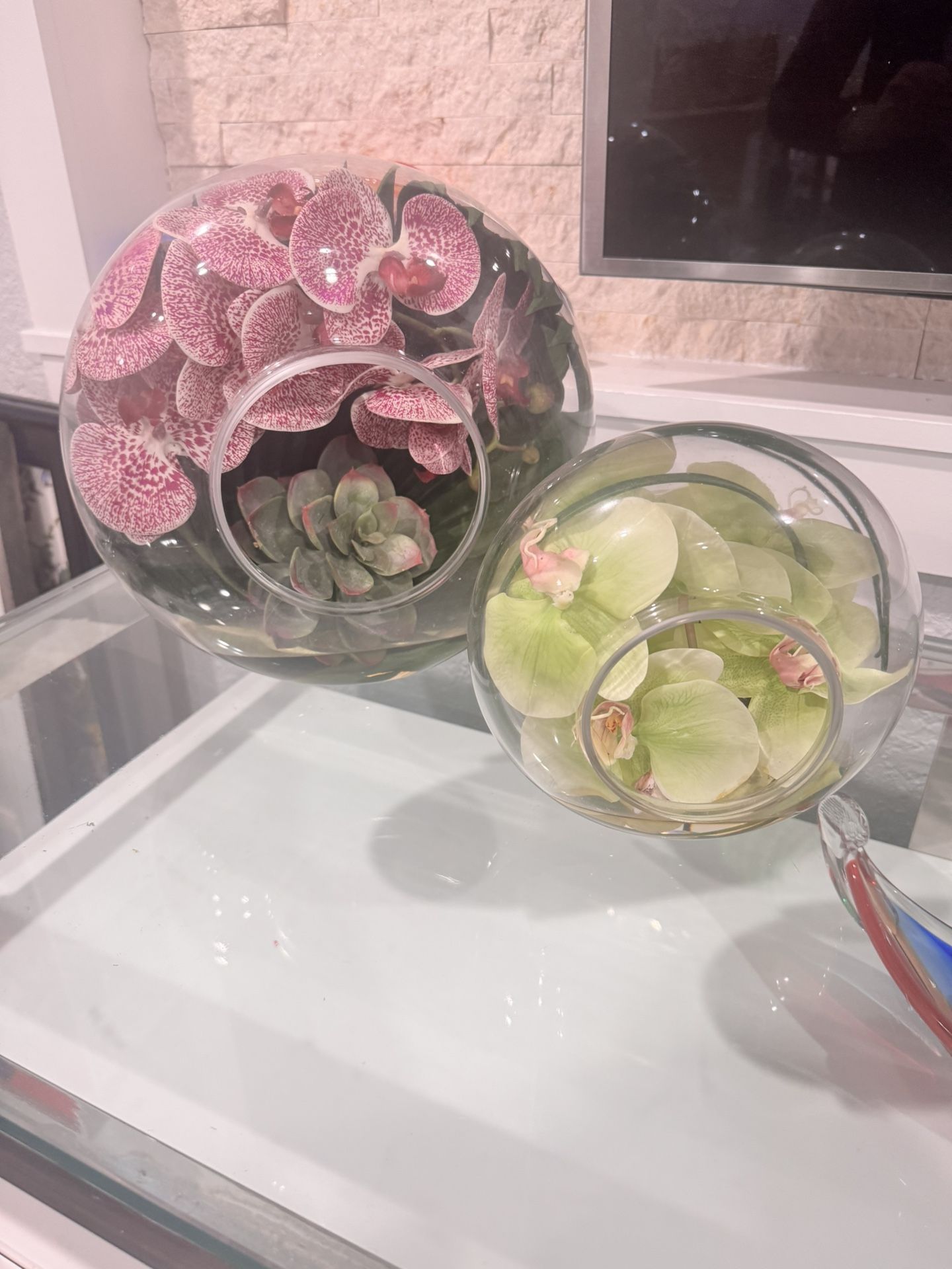 Glass fake flower arrangement 