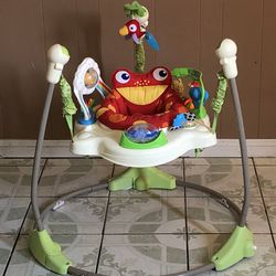 PRACTICALLY NEW FISHER PRICE BABY SWING MUSIC AND LIGHTS WORKS 