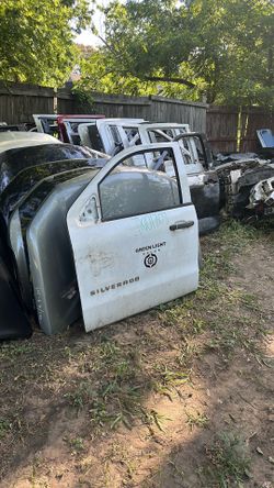 2014-18 Chevy Silverado 1500 front left driverside