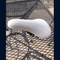 WHITE VISCOUNT CUSHION SEAT 