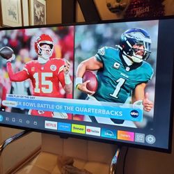 43" insignia Amazon fire smart tv 4k great condition comes with original Alexa voice remote. No legs it was mounted on the wall.  Tv has great quality