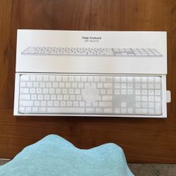 Apple Magic Keyboard 