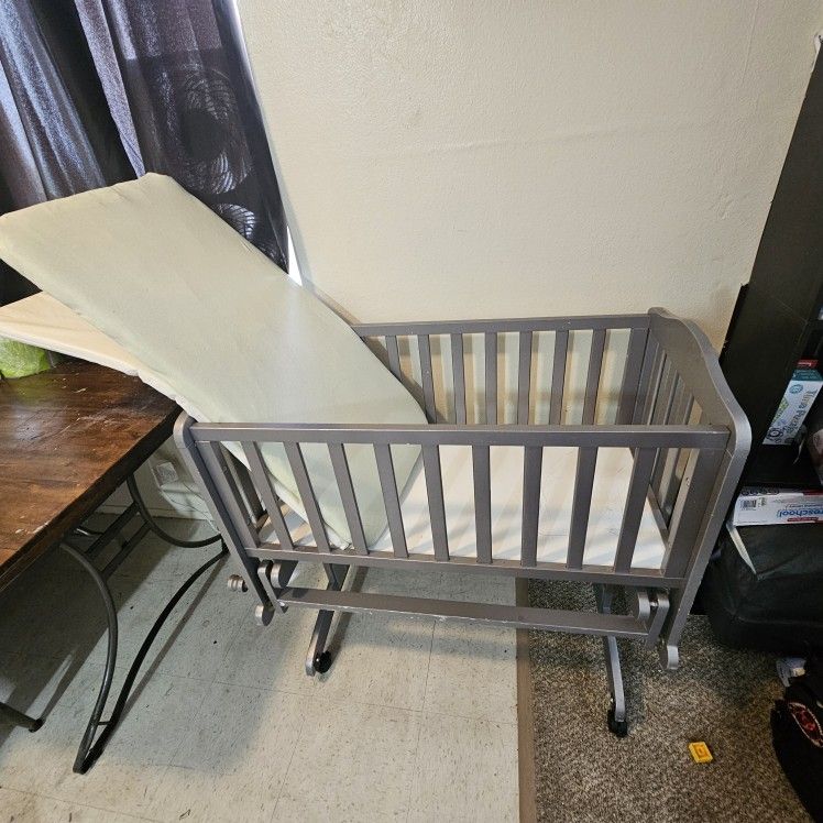 Dream On Me Cradle Glider