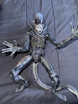 Alien neca 1/4
