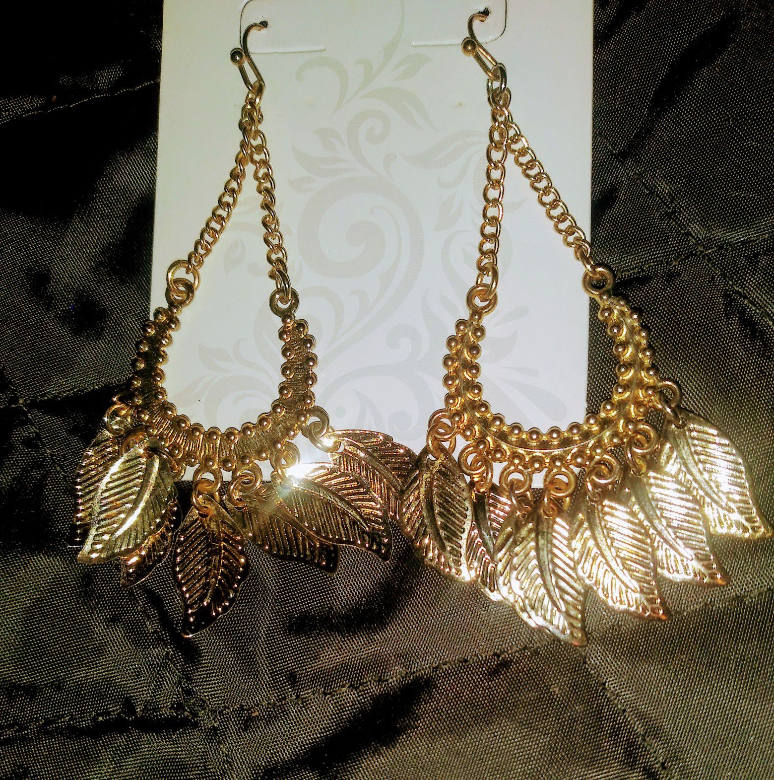 Chain Link Dangle Earrings With Feather Charm Accents