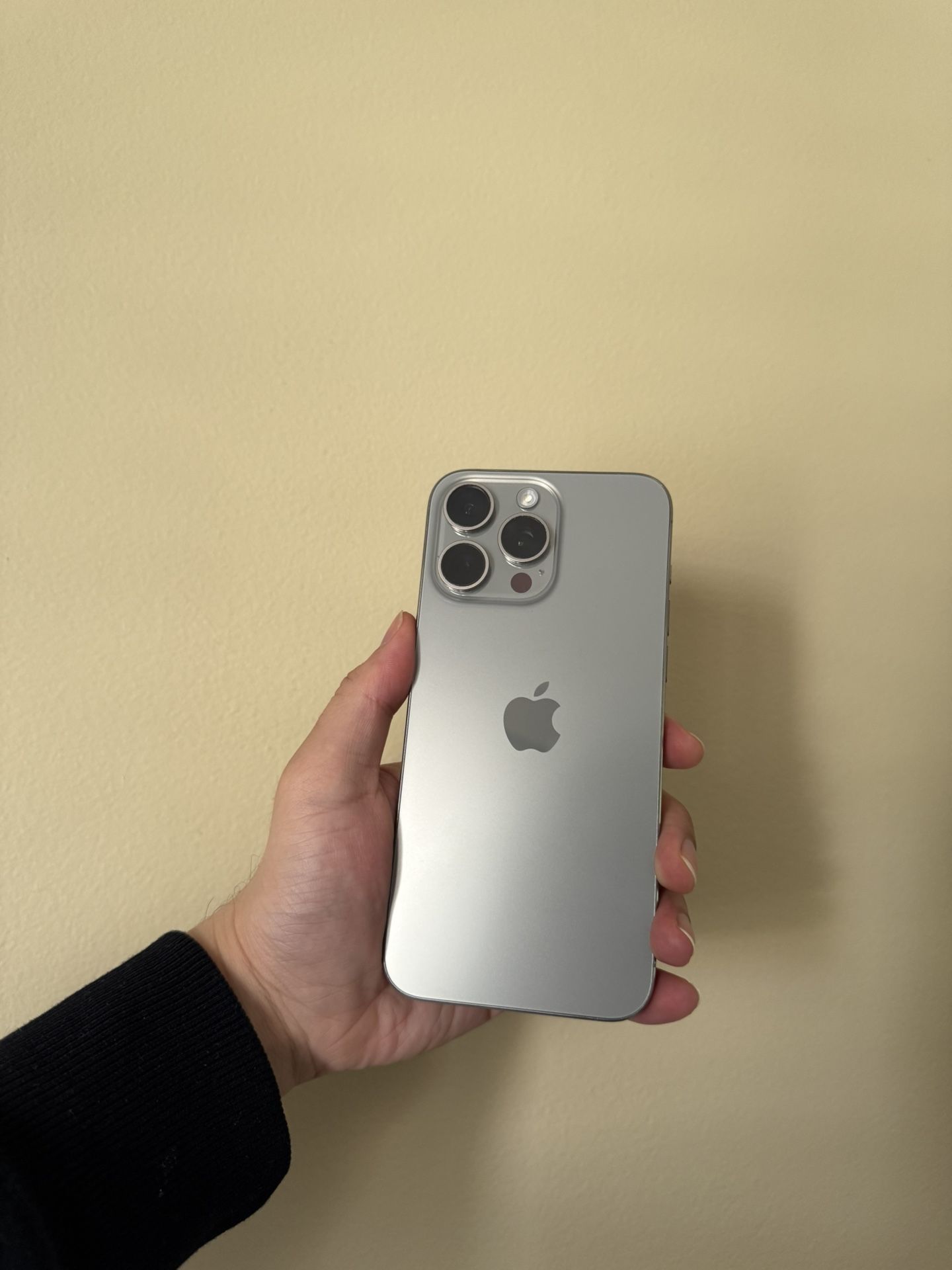 AT&T/Cricket iPhone 15 PRO MAX 256 GB